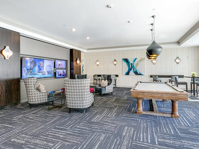 The Flats at Ballantyne Apartments — Photo 23