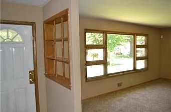 4th image of 6641 S Benton Ave