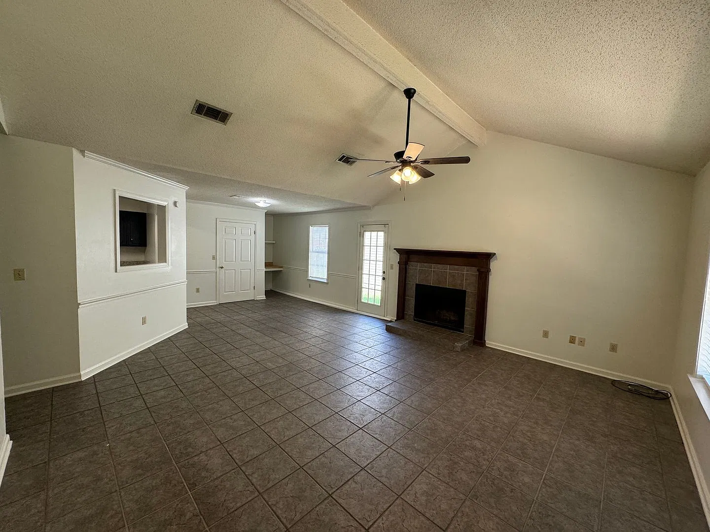 3BR/2BA Home — Photo 2