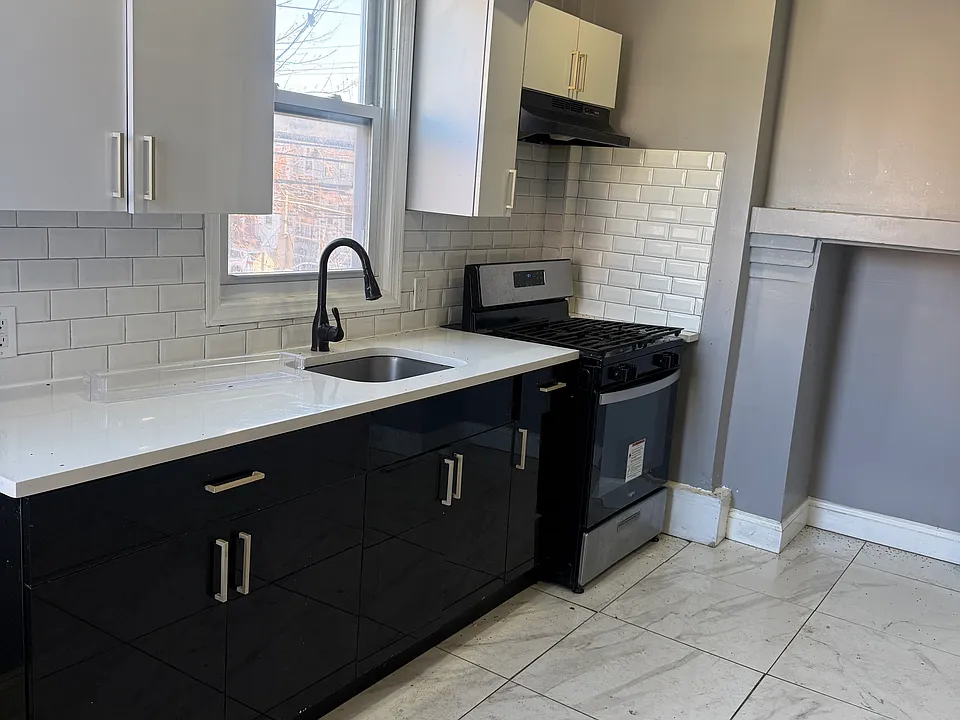 142 Sherman Ave #2