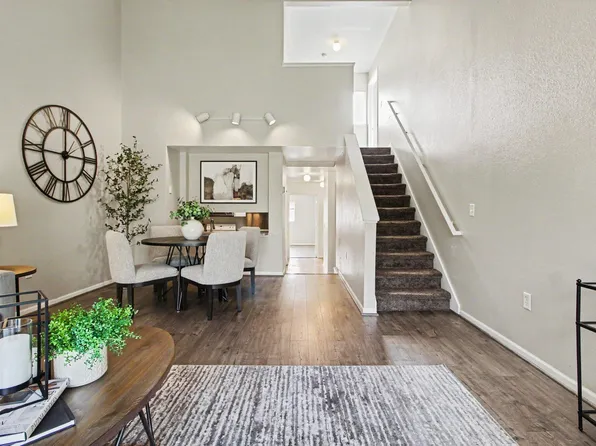 2103 Stone School Cir, Ann Arbor, MI 48108