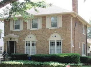 355 Mount Vernon Ave, Grosse Pointe Farms, MI 48236