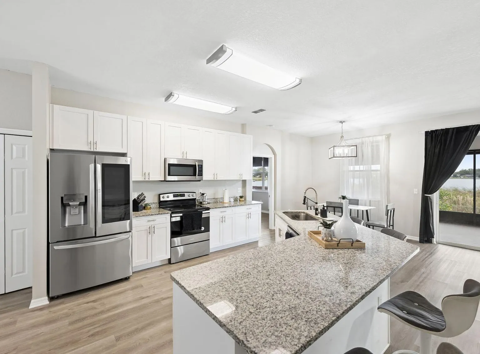 4 bed, 2.0 bath, 1726 sqft, $806 — Photo 4