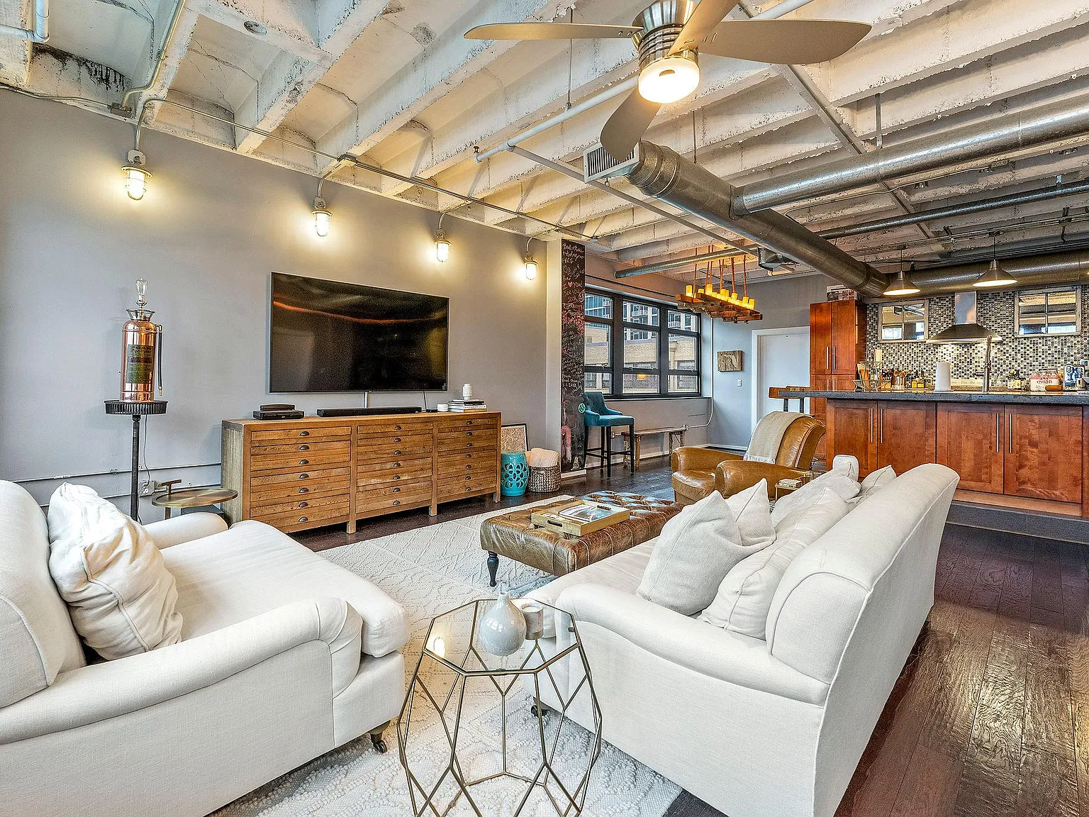 2 bed, 1624 sqft, $3,850 — Photo 2