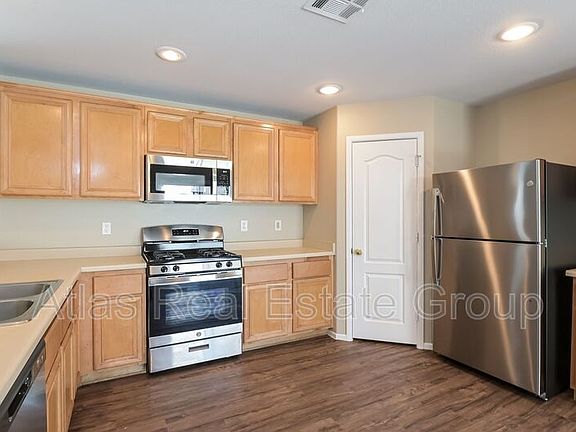 3rd image of 4571 Winter Place St