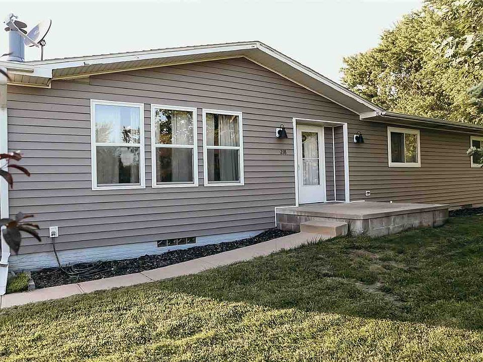 1st image of 218 Lakeside Ln