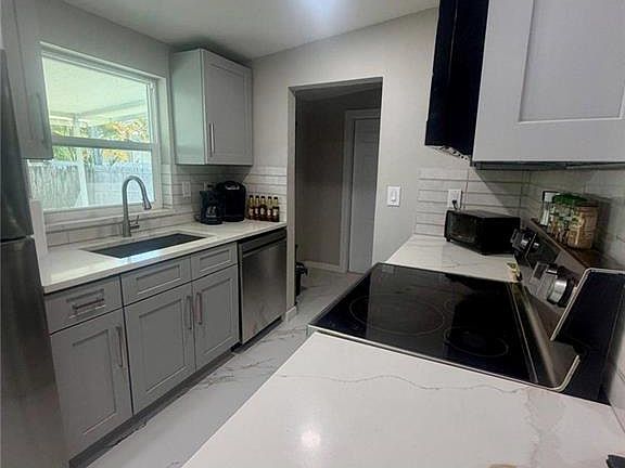 4th image of 2398 Estey AVE