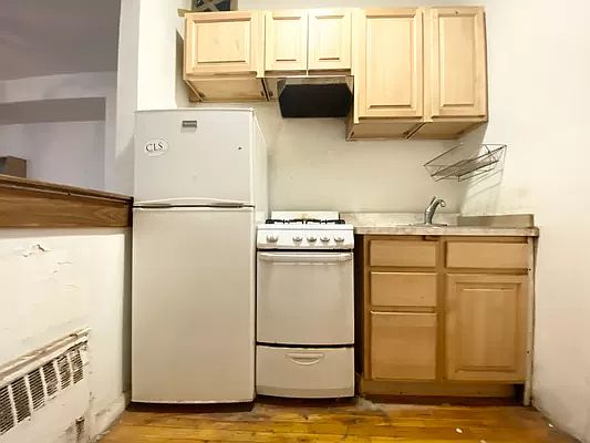 5th image of 2785 Broadway APT 4I