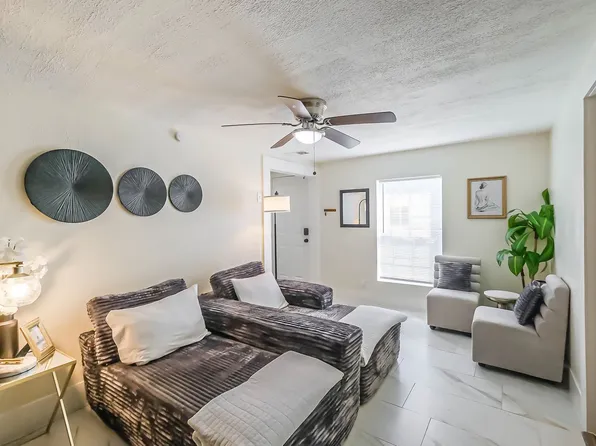 1327 W 21st St, Houston, TX