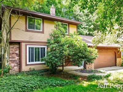 2001 Walker Ave NW, Grand Rapids, MI, 49504