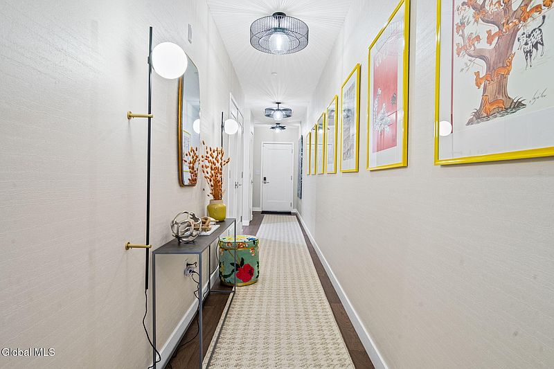 5th image of 128 Henry Street Unit 406