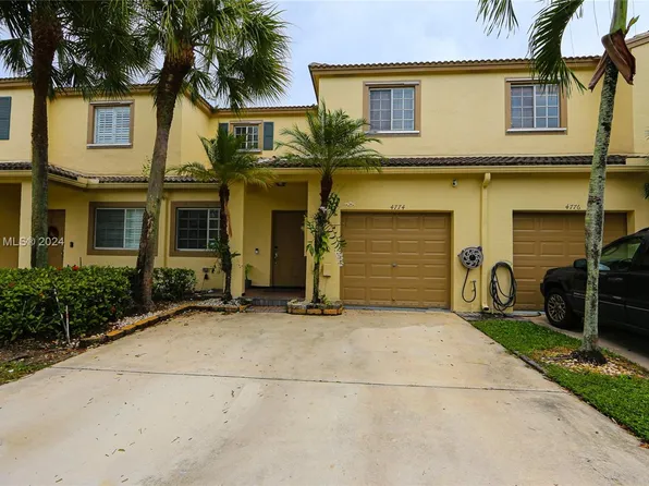 4774 Lago Vista Dr, Coconut Creek, FL 33073