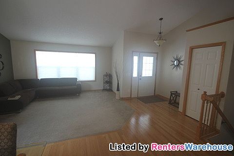 5th image of 12147 Bataan St NE