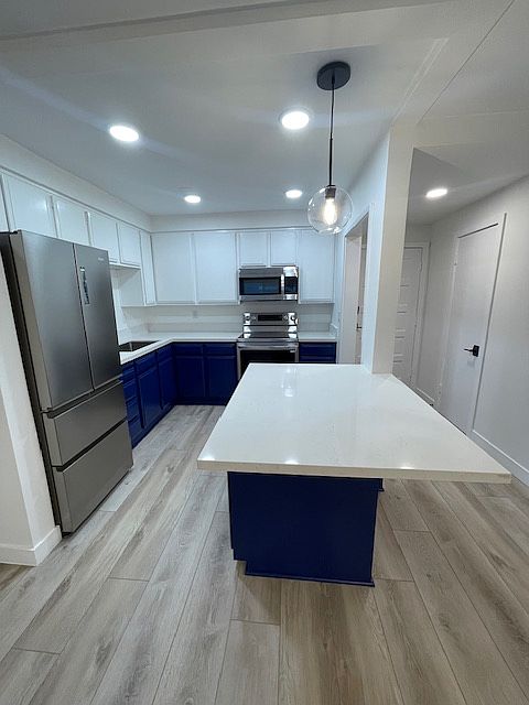 kitchen island great for seating 3 to 4 people