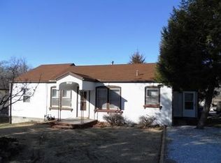 1209 Grove St, Carthage, MO 64836