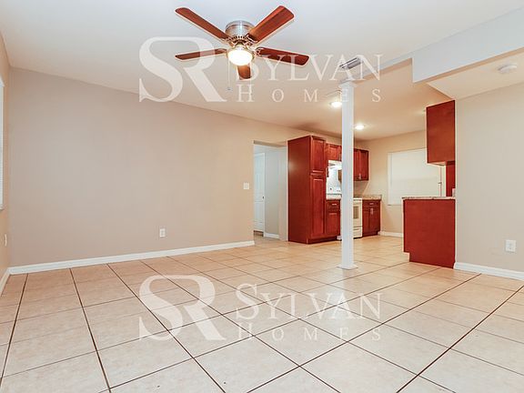 5th image of 1416 E Poinsettia Ave