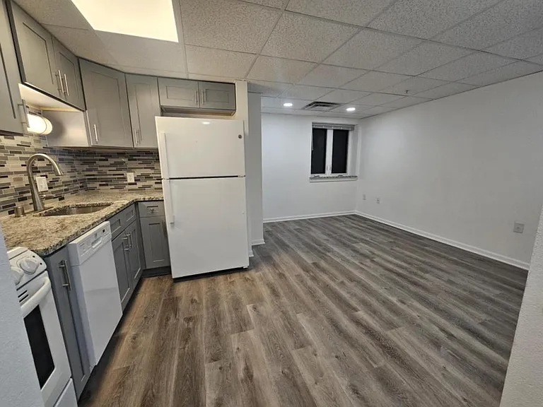218 N Main St #1 — Photo 4
