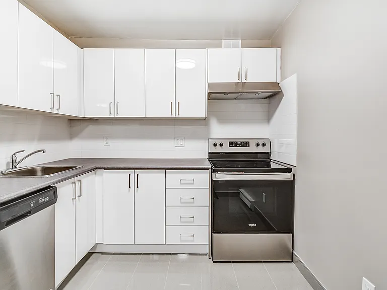 2700 Aquitaine Ave — Photo 18