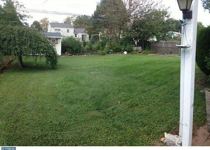 2nd image of 403 Willard Rd