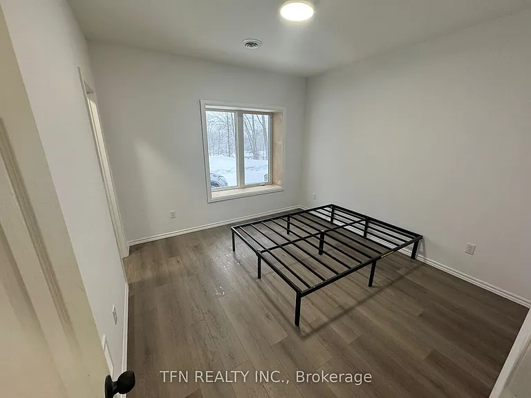 385 Gables Rd — Photo 10