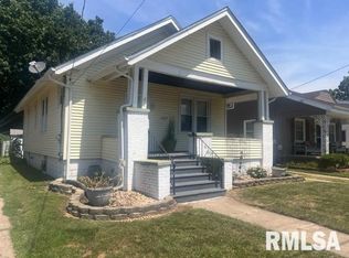 1223 E Seneca Pl, Peoria, IL 61603