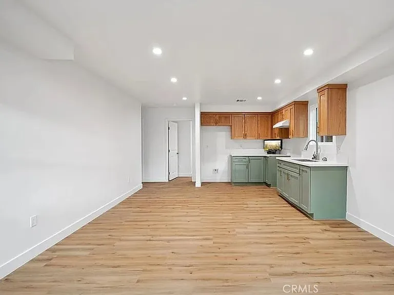 10422 1/2 Graham Ave — Photo 11
