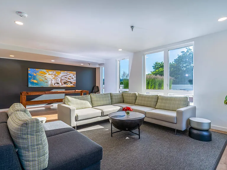 Edition Apartments — Photo 32
