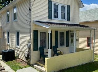 19 1st St, Dover, NJ 07801