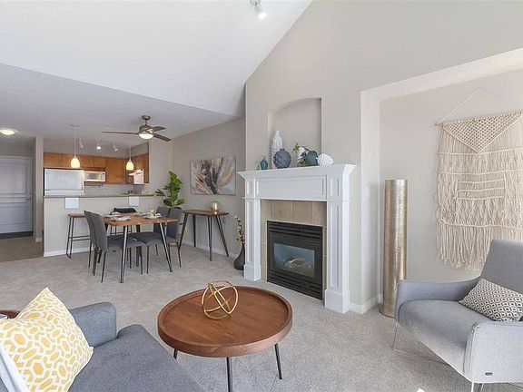 5th image of 333 E 1st St #1