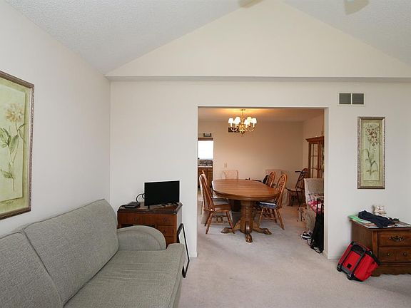 3rd image of 6558 Karincrest Dr