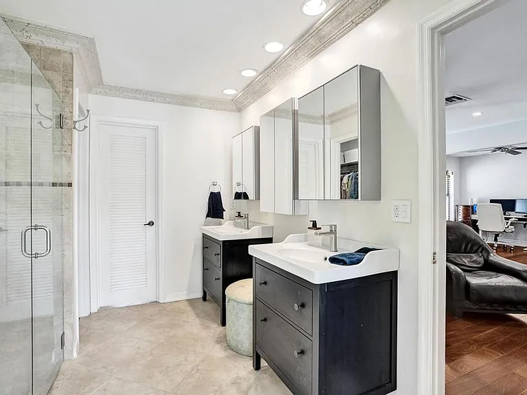 5569 Wind Drift Ln — Photo 45