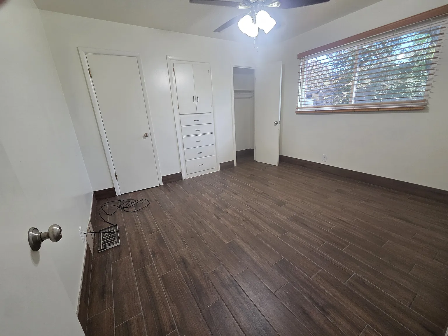 1 bed, 800 sqft, $1,200 — Photo 2