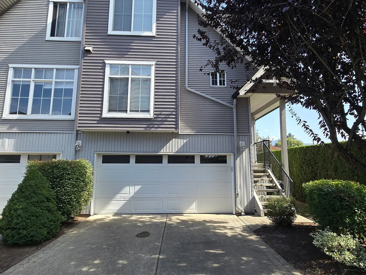 8881 Walters Street Chilliwack — Photo 1