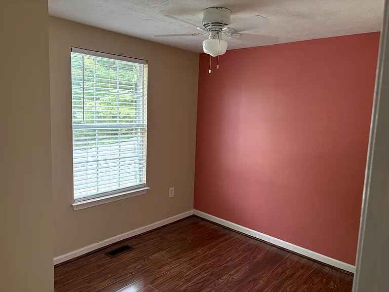 910 Jessicas Ln — Photo 15