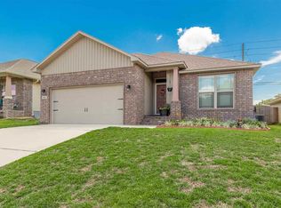 978 John Deere Ln, Cantonment, FL 32533