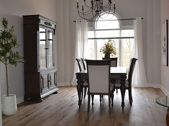 3rd image of 430 Heron Cove Rd