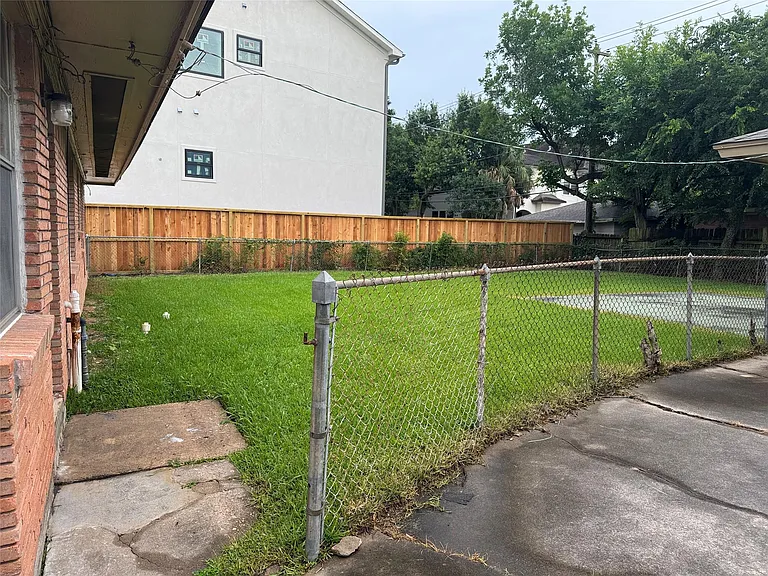 4013 Newshire Dr — Photo 20