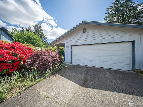 3rd image of 902 195th Street Ct E