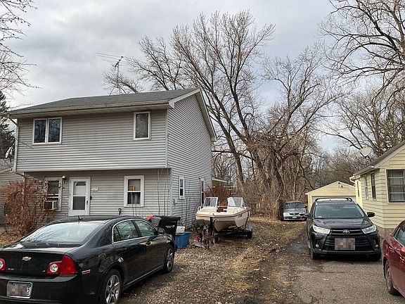 2nd image of 2675 Midvale Pl E