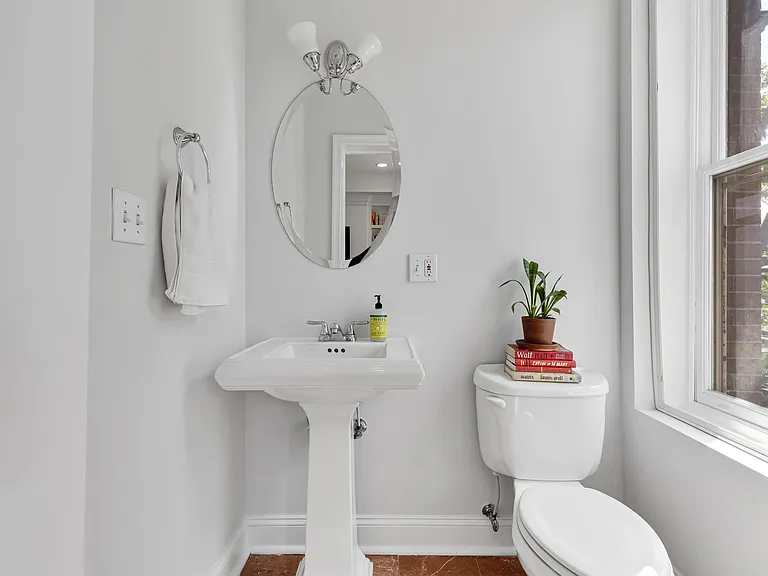 115 New York Ave NW #7 — Photo 3