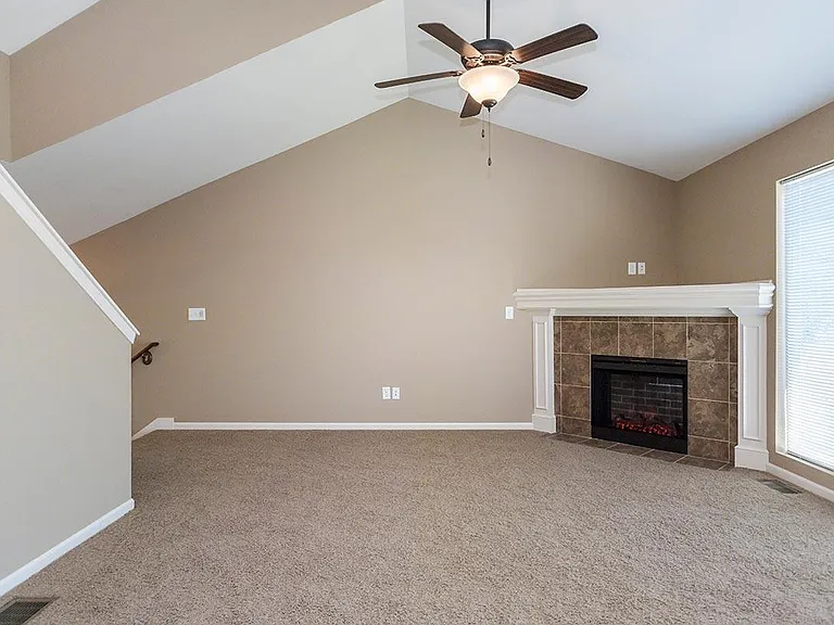 Parkway Oaks Townhomes and Duplexes — Photo 11