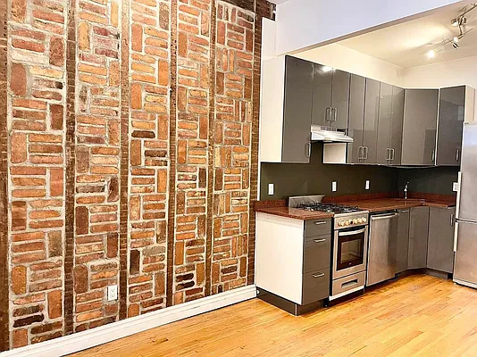 Rented by Century 21 Premier  | media 7