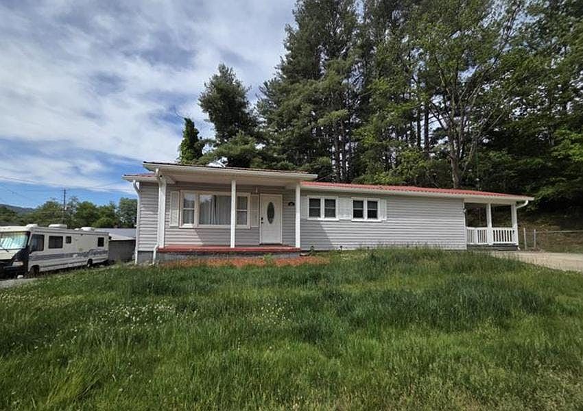 1st image of 93 Valley View Cir