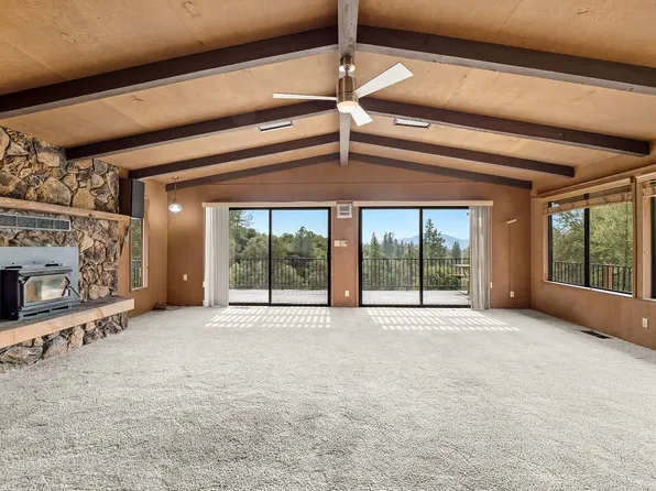 43044 Country Club Dr W, Oakhurst, CA 93644