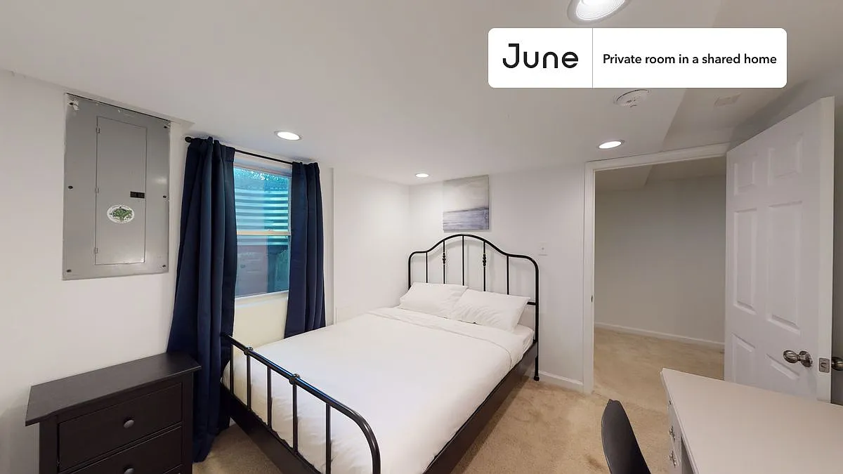 Twin bedroom in 5 bed/2 bath home in Logan Circle #416 BE — Photo 1