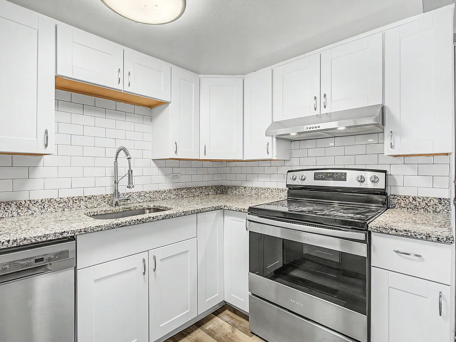 10765 W 7th Pl — Photo 2