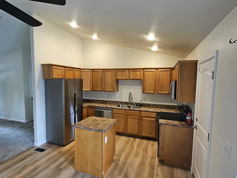 1852 Gemini Ct — Photo 19
