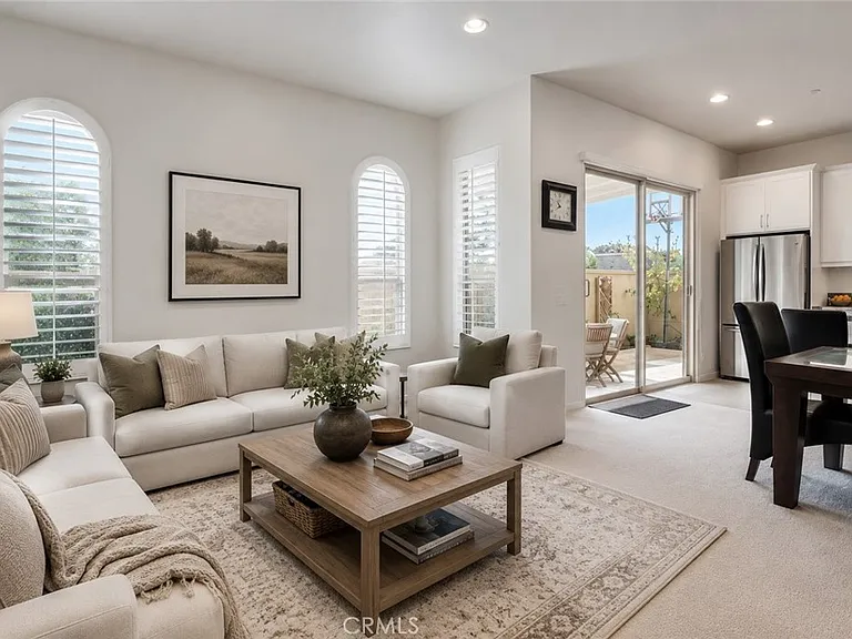 217 Primrose Dr — Photo 3