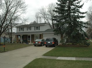 7024 Bentley Ave, Darien, IL 60561
