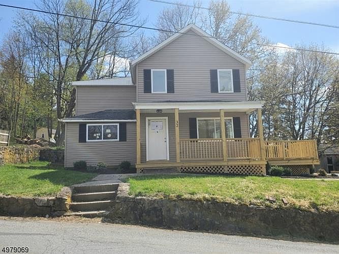 1st image of 32 Highland Ave